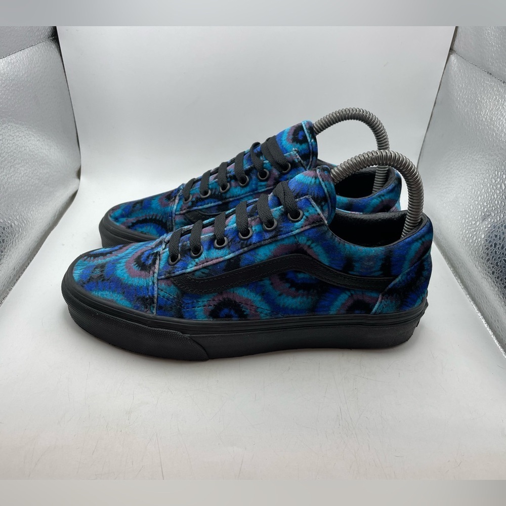 Vans Old Skool Blue and Black velvet women’s Sneakers size 6.5
